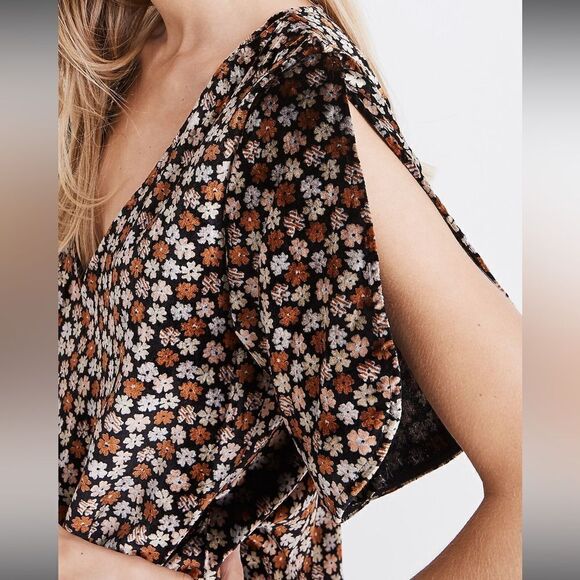 Madewell Velvet Tulip-Sleeve Ruffle Top in Petite Blooms - Picture 4 of 10